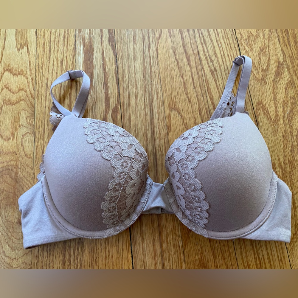 NWOT Victoria’s Secret Body by Victoria BBV Perfect Shape Lace Padded Bra 34B